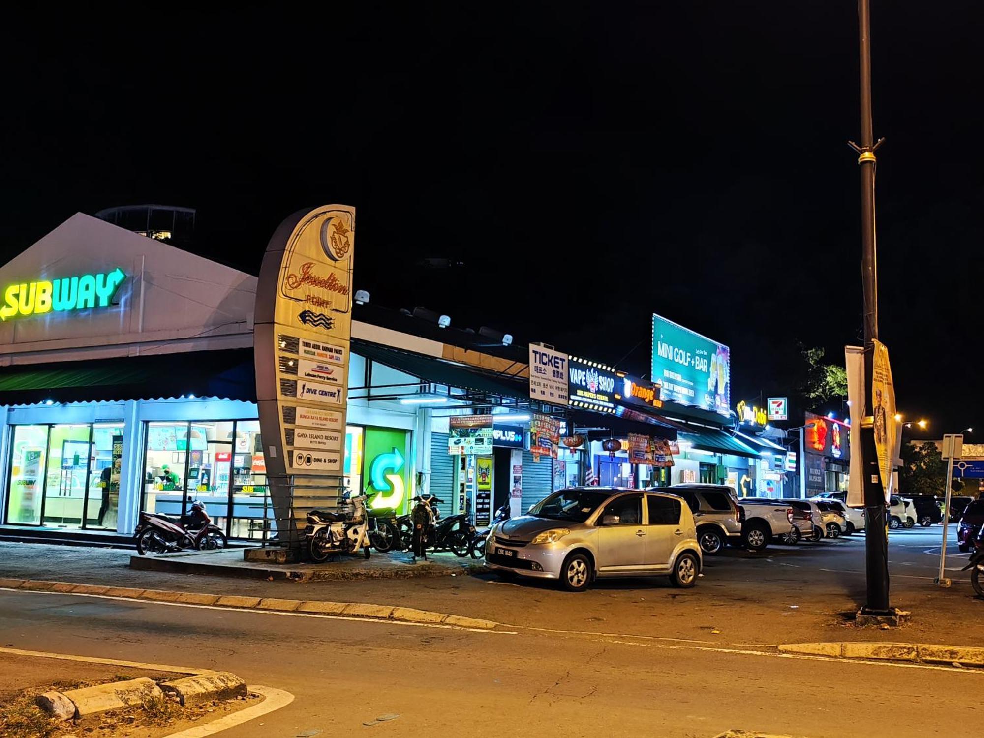 Jesselton Quay Apartment *