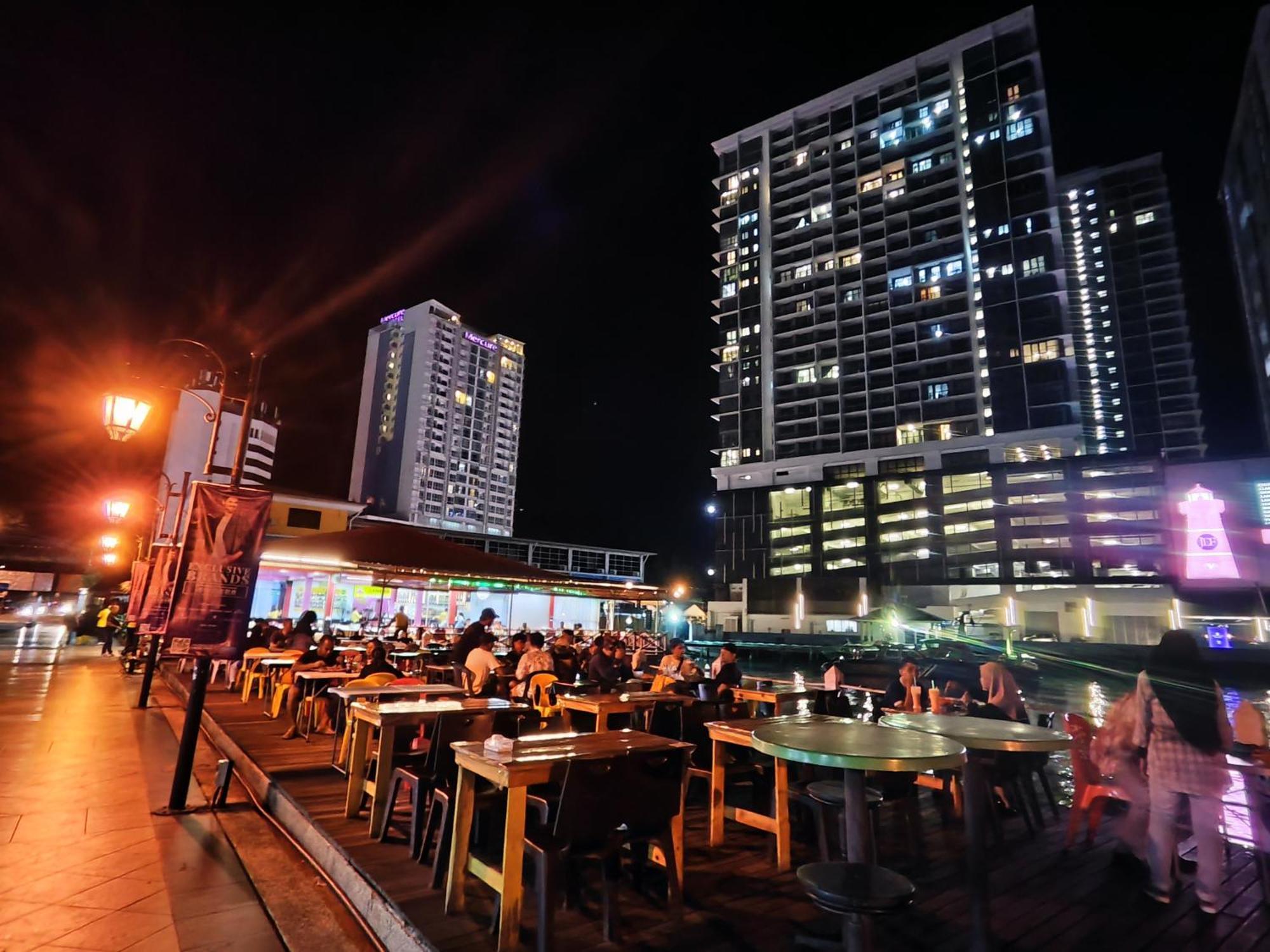 Jesselton Quay Apartment